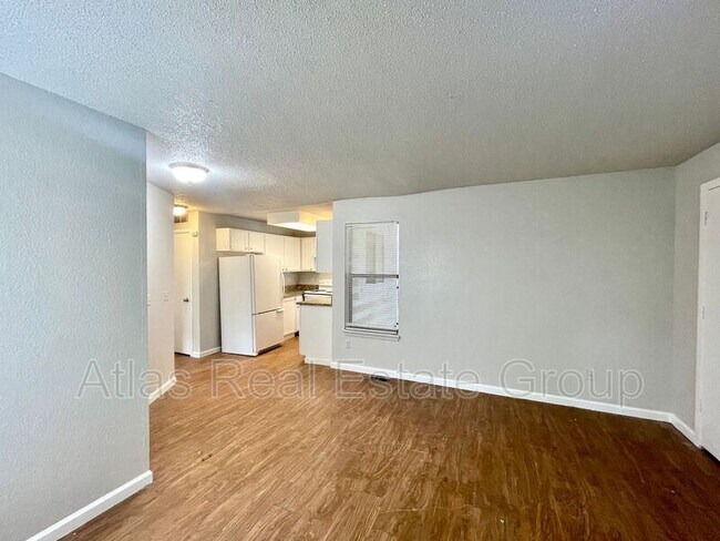 Building Photo - 920 S Dawson Way