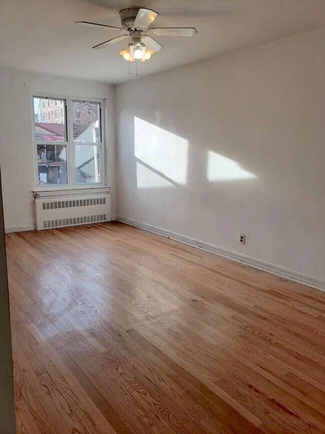Building Photo - 10821 63rd Ave