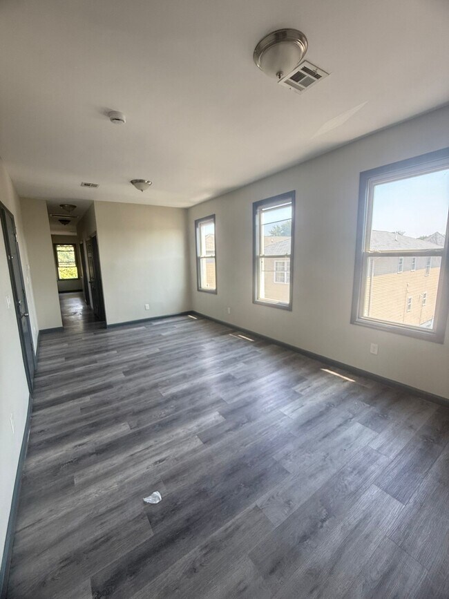 Foto del edificio - 71 W Runyon St