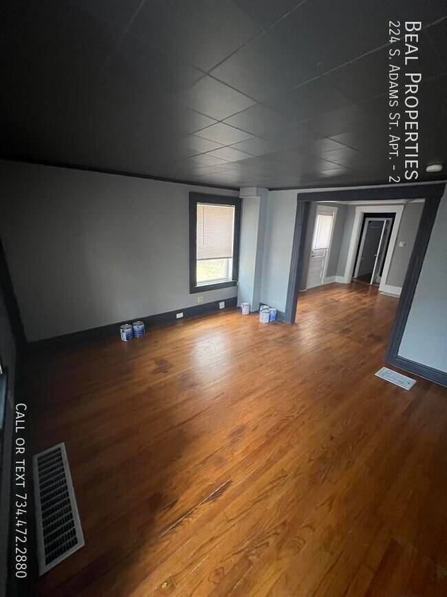 Foto del edificio - 224 S Adams St