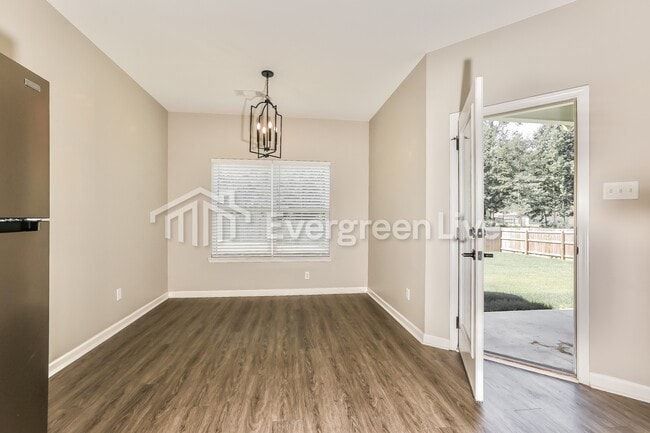 Foto del edificio - 4548 Western Woods Dr