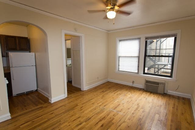 Building Photo - 842 W Wolfram St