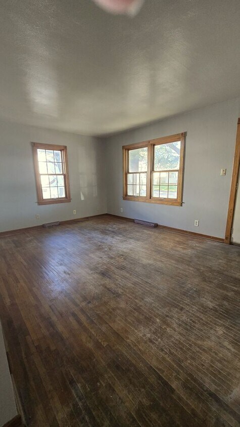 Foto principal - Charming 2-Bedroom House for Rent