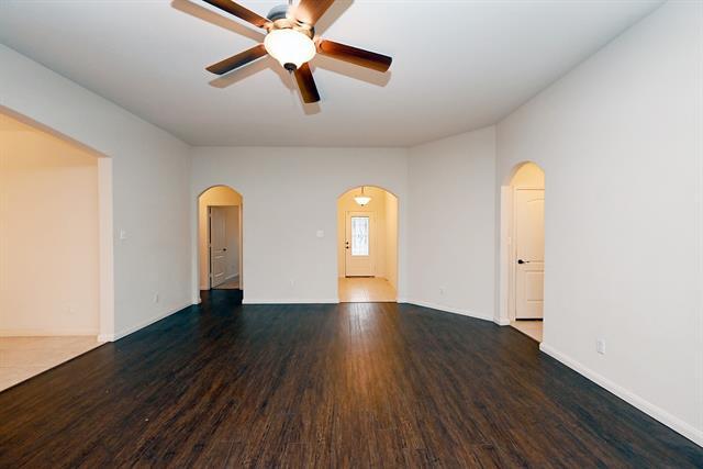 Foto del edificio - 2413 Spring Meadows Dr