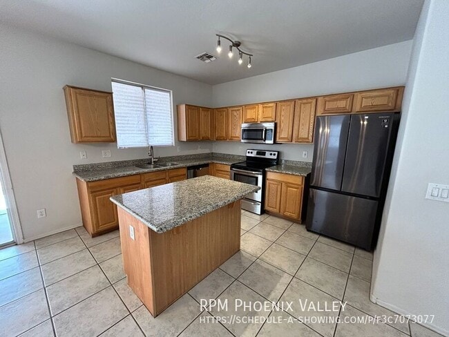 Foto del edificio - 3489 S 162nd Ln