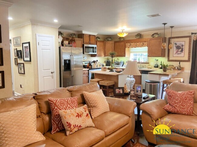 Foto del edificio - Stunning 3 Bedroom Home in the Heart of De...