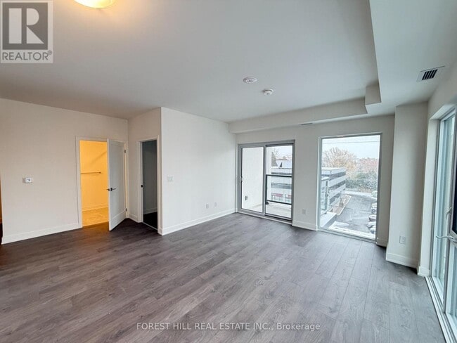 Building Photo - 715 Davis Dr