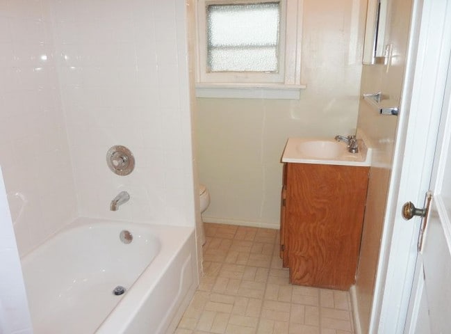 Interior Photo - 4531-4539 Chouteau Ave