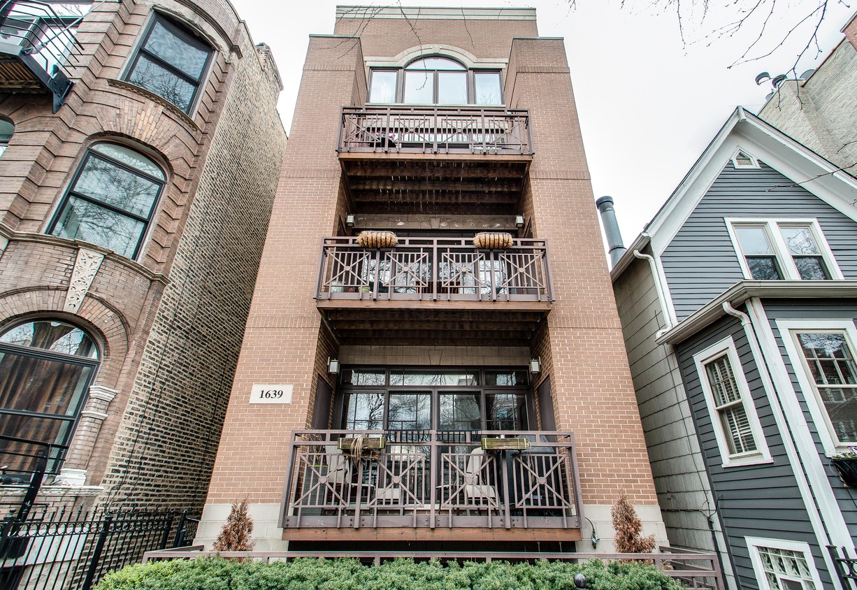 1639 N Oakley Ave, Chicago, IL 60647 - Condo for Rent in Chicago, IL |  