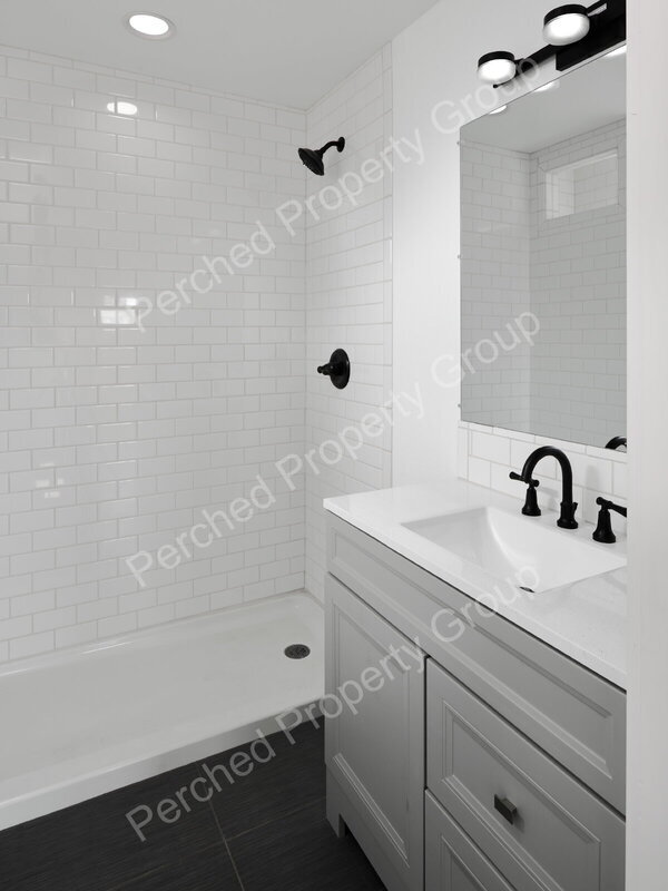 Foto del edificio - 7134 N Amherst St