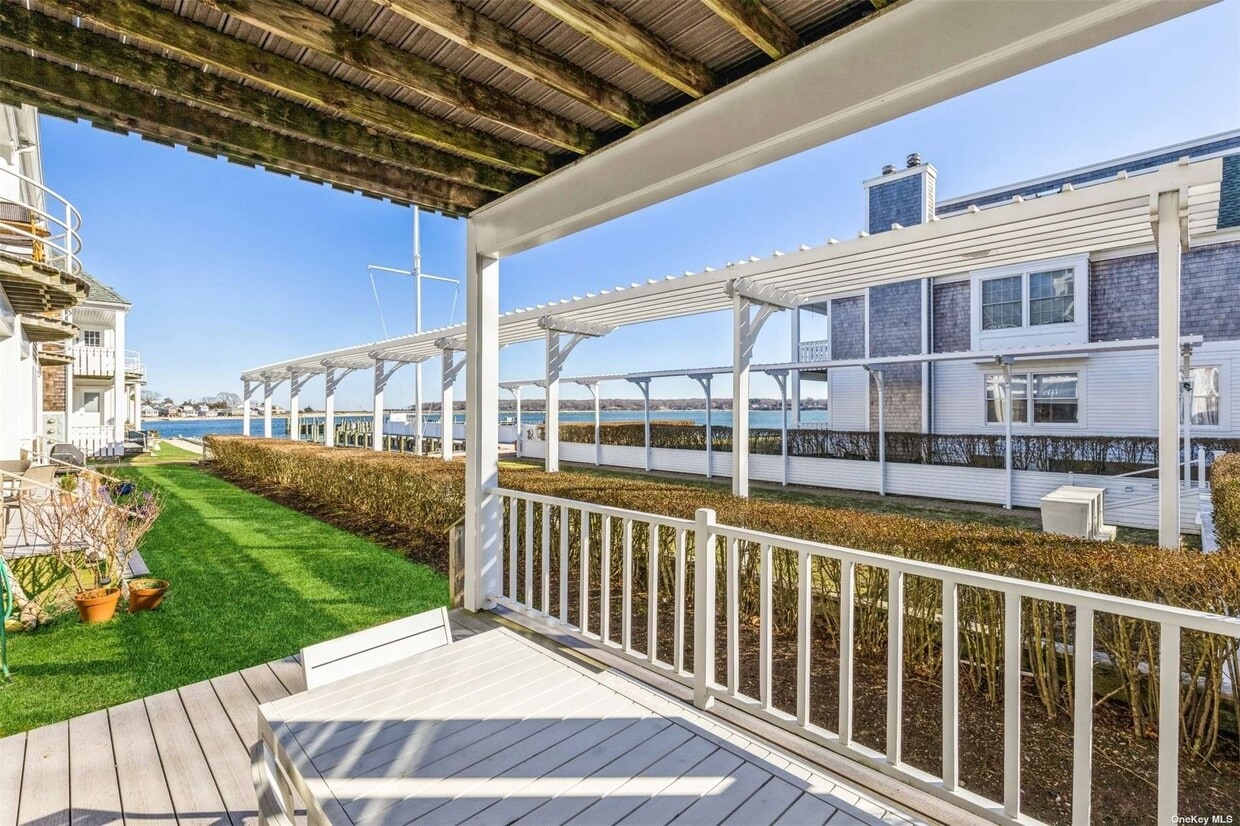20 Stirling Cove Unit 20, Greenport, NY 11944 Condo for Rent in