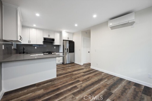 Foto del edificio - 9728 Kessler Ave