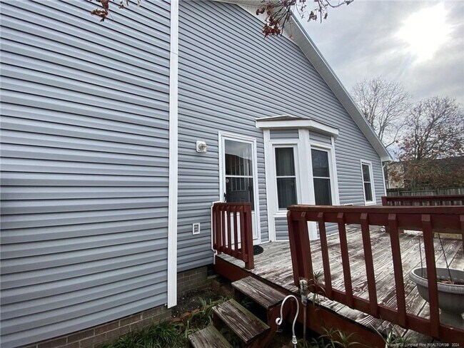 Building Photo - 819 Windingwood Pl