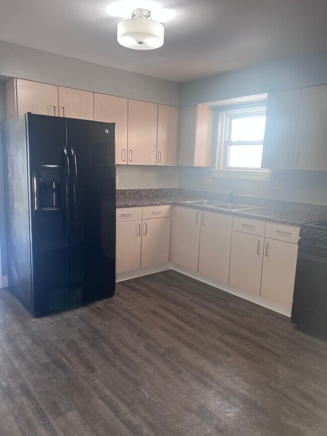 Foto del edificio - 664 Sibley Blvd