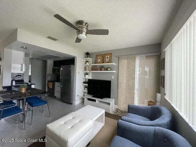 Foto del edificio - 524 Beach Park Ln