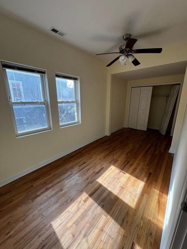 Building Photo - 4528 S Hermitage Ave