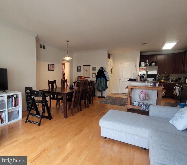 Building Photo - 500 Admirals Way