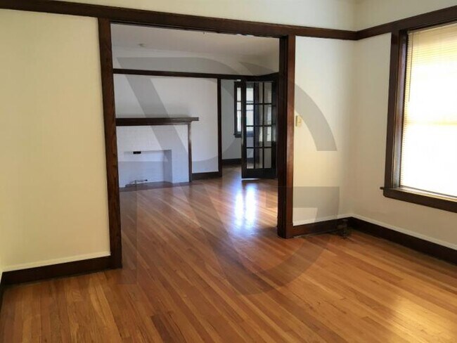Building Photo - 1 bedroom in CHICAGO IL 60618