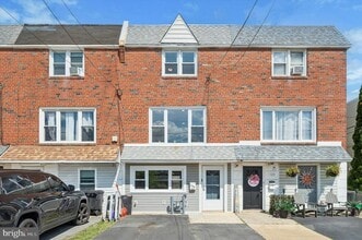 Building Photo - 125 W Berkley Ave