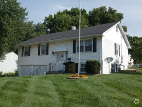 Building Photo - 1608 NE 65th St