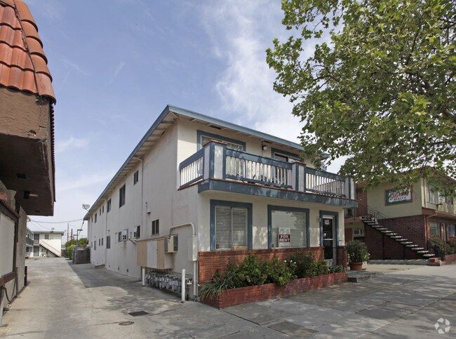 Foto del edificio - 1621 Alum Rock Ave