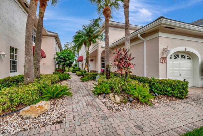 Foto del edificio - 5226 Lake Catalina Dr N