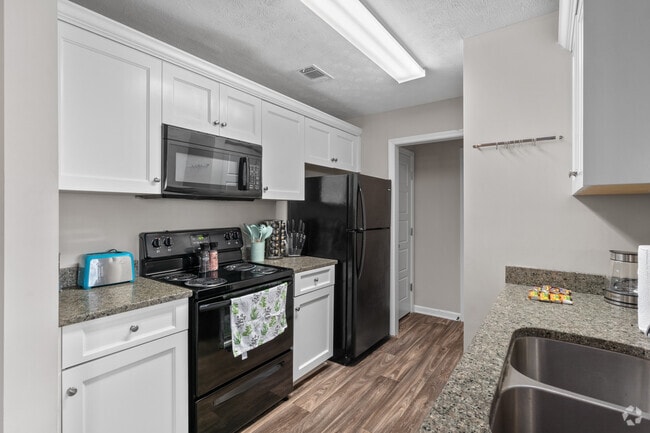 Full Kitchen - Legends at Armour Avenue