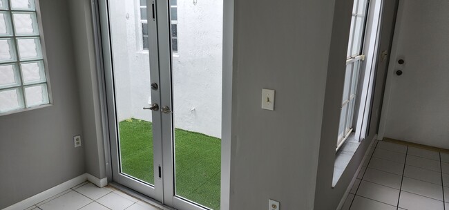 Foto del edificio - 4725 SW 143rd Ave