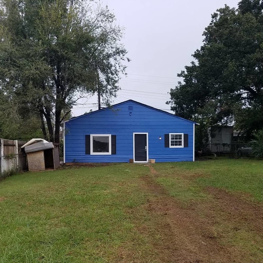 Primary Photo - 3309 SW 27th St
