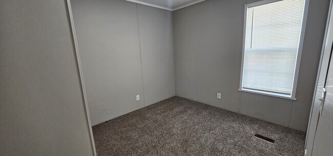 Building Photo - 229 Magnolia Pl