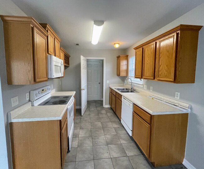Foto del edificio - 905 SW Cheyenne Dr