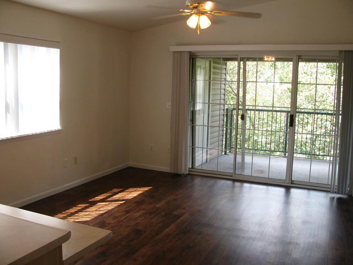 Primary Photo - Condominium in The Oaks of Holiday Hills R...