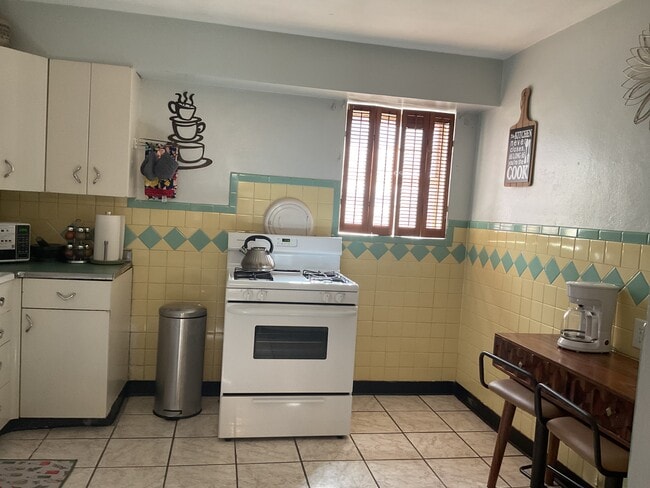 Building Photo - 7243 Dartmouth Ave