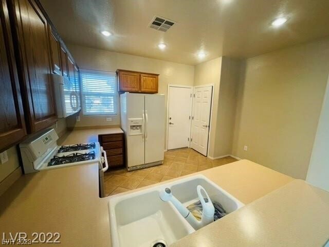 Building Photo - 2583 Darda St