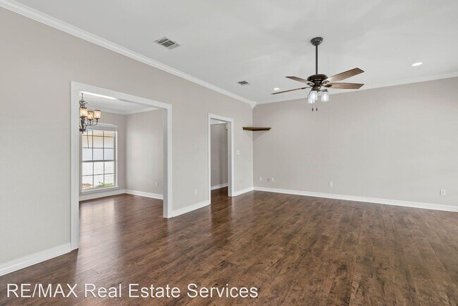 Building Photo - 3 br, 2.5 bath House - 3554 Swan Lake