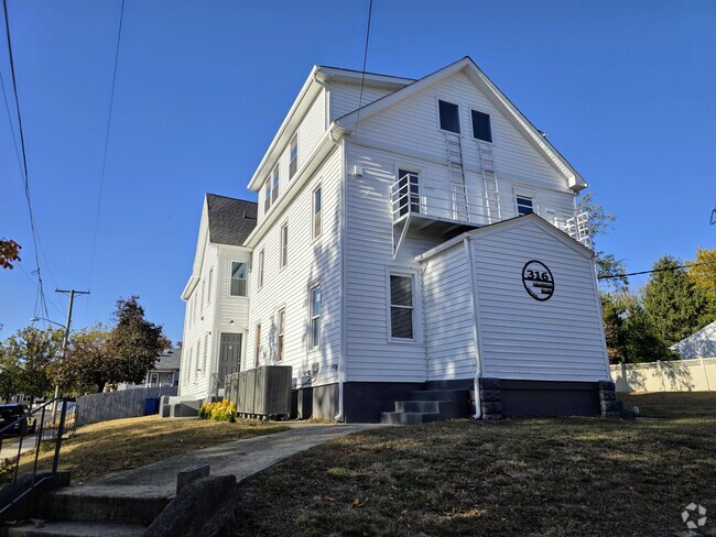 Building Photo - 316 Columbia Blvd