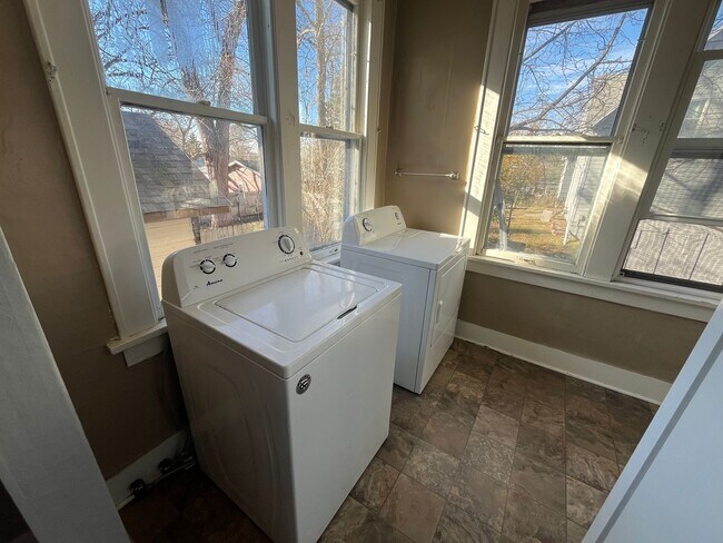 Foto del edificio - 325 2nd St NW