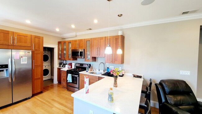 Photo - 54 Stanley Ave (Medford, MA) Apartment