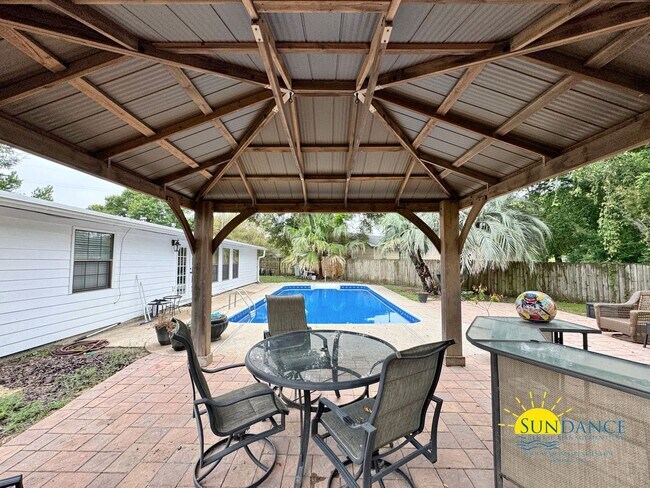 Building Photo - 7+ Month Flexible Lease Option, Furnished ...