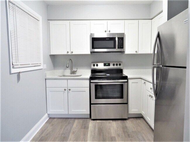 Foto del edificio - 1080 N Wheeling Rd