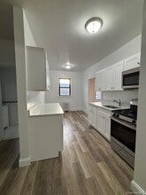 Building Photo - 159 Main St