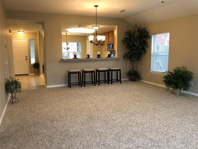 Building Photo - 3215 Stoneydale Ln