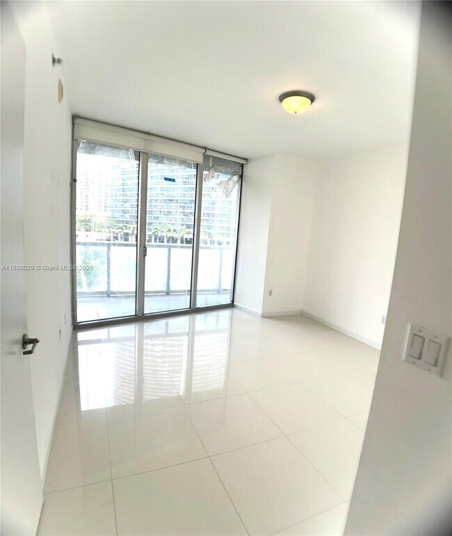 Foto del edificio - 465 Brickell Ave