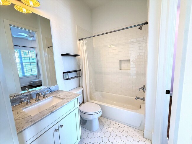 Building Photo - 2807 Old Pecan Grove Ln