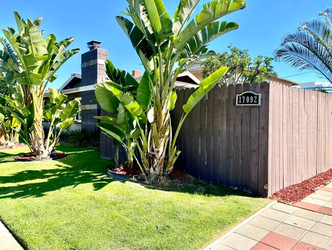 Foto del edificio - 17092 Emerald Ln