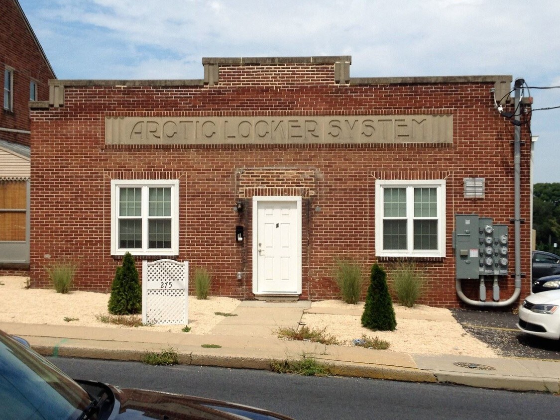 Primary Photo - 275 Jefferson Ave