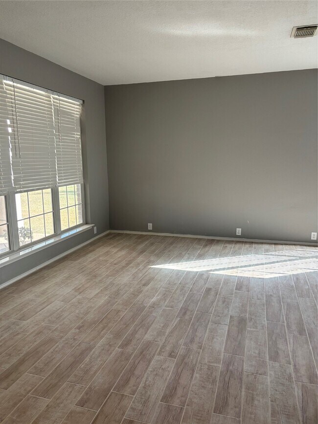 Foto del edificio - 10411 Black Sands Dr