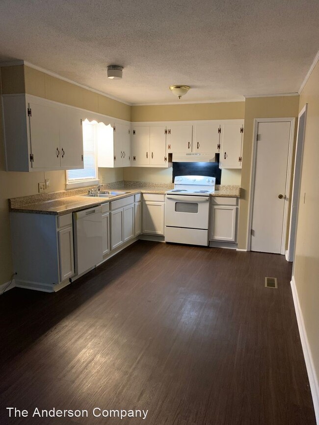 Building Photo - 3 br, 2 bath House - 2426 Whispering Pines Cr
