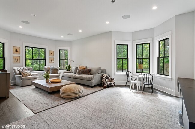 Building Photo - 735 Baldwin Rd