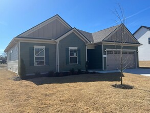 Building Photo - 23 Country Cir